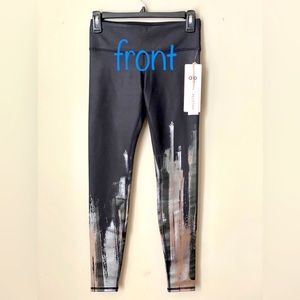 NWT ALO YOGA AIRBRUSH LEGGING Size XS ~Glow in the Dark~ PELOTON Performance Fab